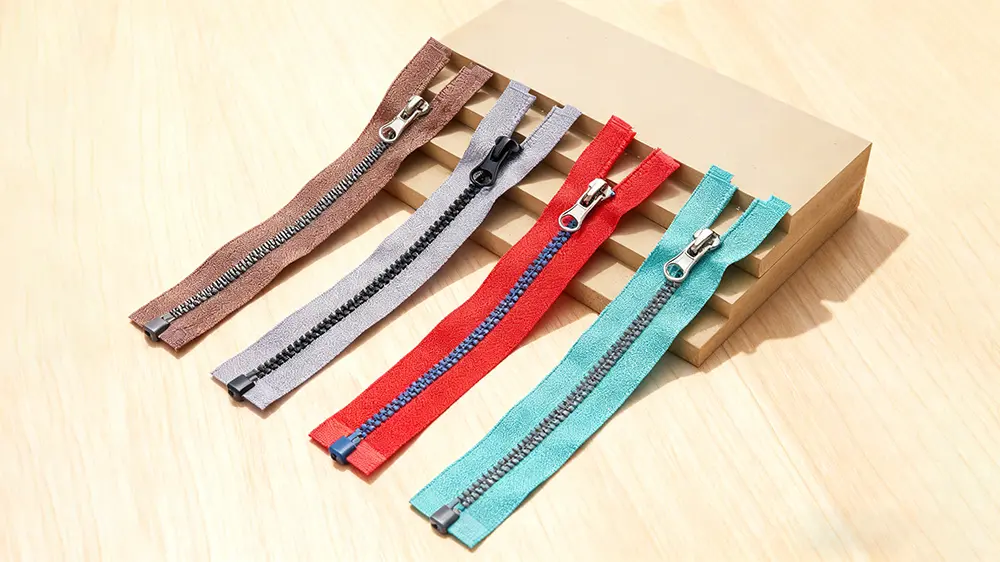 Dây kéo nhựa là gì?