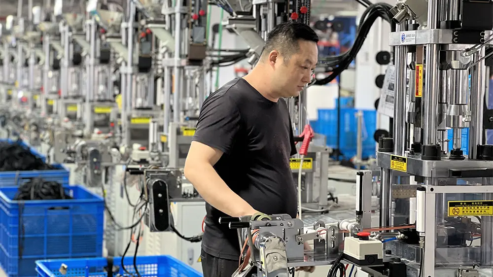 Gã khổng lồ dây kéo đang tái cấu trúc hệ sinh thái công nghiệp bằng công nghệ