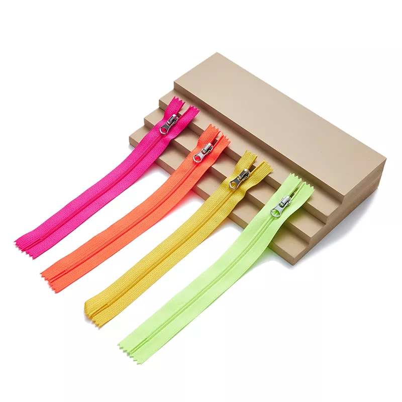 Dây kéo nylon nhẹ