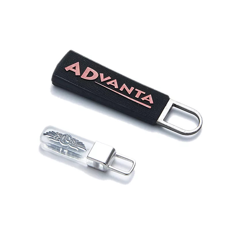 Logo Tag Kéo nhựa